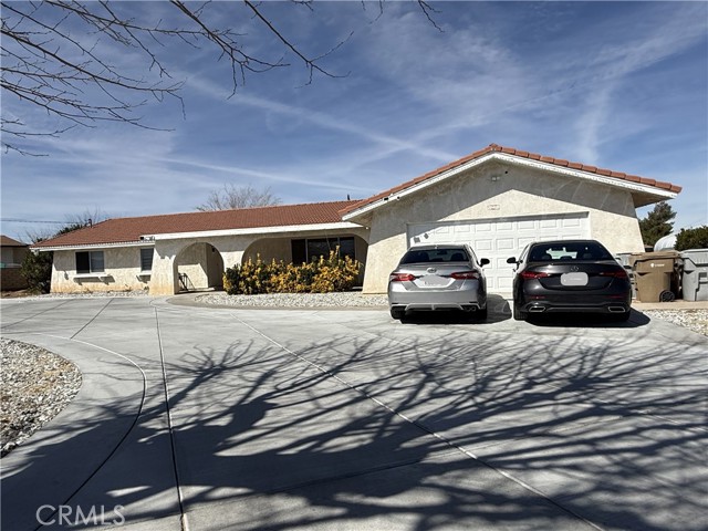 17314 Aspen Street, Hesperia CA: https://media.crmls.org/medias/0c95e3d7-062e-4b7b-bed9-632ca0e6ec66.jpg