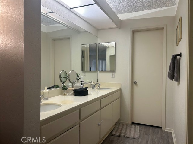 4831 Lago Drive, Huntington Beach CA: https://media.crmls.org/medias/0c962f7b-6e14-4cdc-962e-2652cb1a2d73.jpg