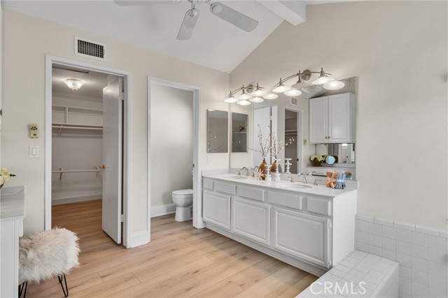 4 E Trenton, Irvine CA: https://media.crmls.org/medias/0c97bc91-8c6f-47d6-9ad1-da5b422e0cb3.jpg