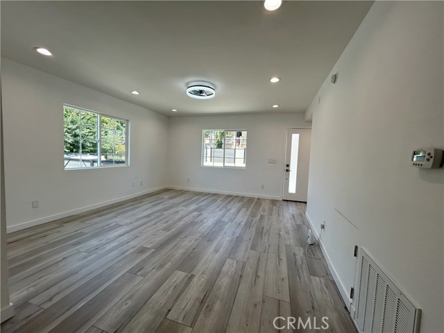 Detail Gallery Image 20 of 31 For 10363 Commerce Ave, Tujunga,  CA 91042 - 4 Beds | 3 Baths