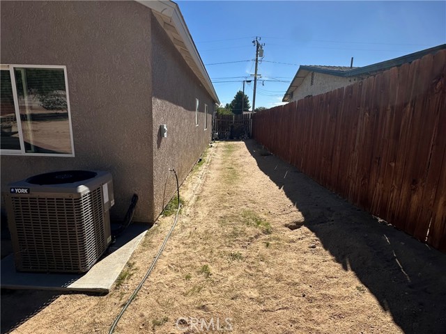 Detail Gallery Image 26 of 27 For 16312 Molino, Victorville,  CA 92395 - 3 Beds | 2 Baths