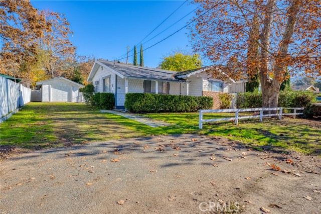 Detail Gallery Image 2 of 34 For 4088 Country Club Dr, Lucerne,  CA 95458 - 2 Beds | 1 Baths