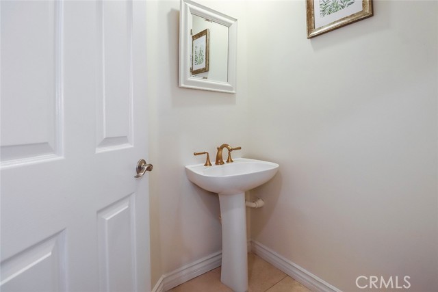 Detail Gallery Image 17 of 46 For 5028 Benedict Ct, Oak Park,  CA 91377 - 3 Beds | 2/1 Baths