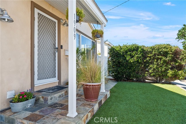 1909 Condon Avenue, Redondo Beach, California 90278, 3 Bedrooms Bedrooms, ,2 BathroomsBathrooms,Residential,Sold,Condon,OC22192393
