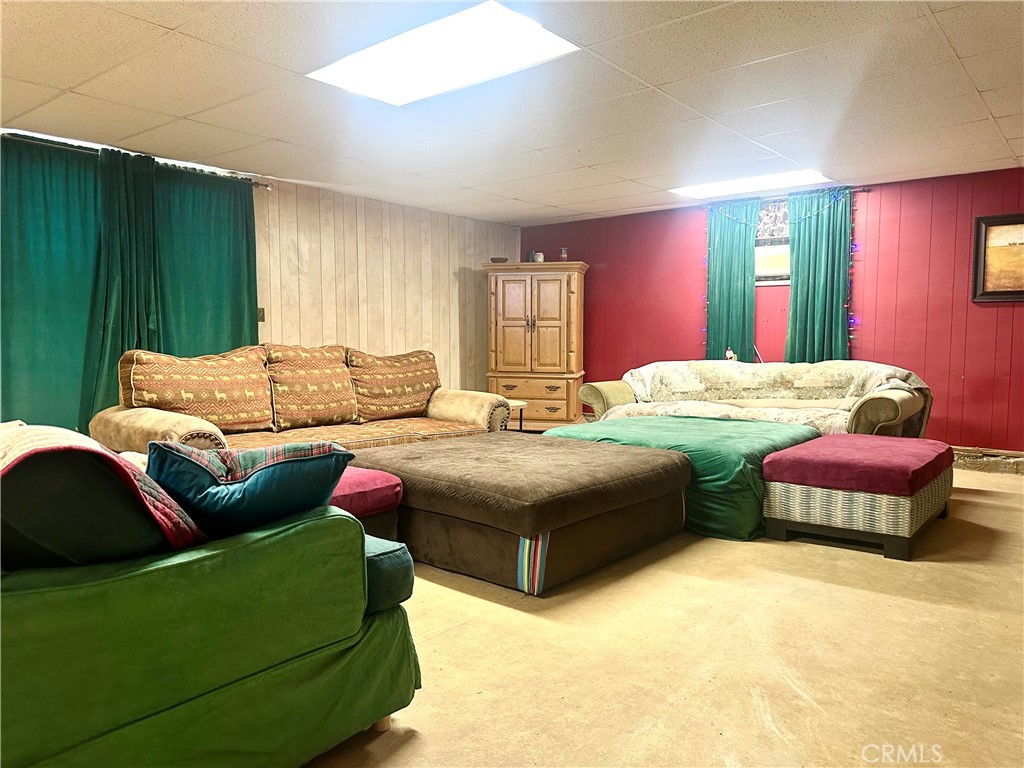 https://media.crmls.org/medias/0c9b306f-49c9-40c0-86c2-6395b105bbcf.jpg?preset=X-Large