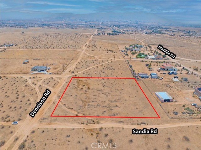 22889 Las Tunas Drive, Apple Valley CA: https://media.crmls.org/medias/0c9b39f7-6624-4623-8d0f-ed0ac21aa856.jpg