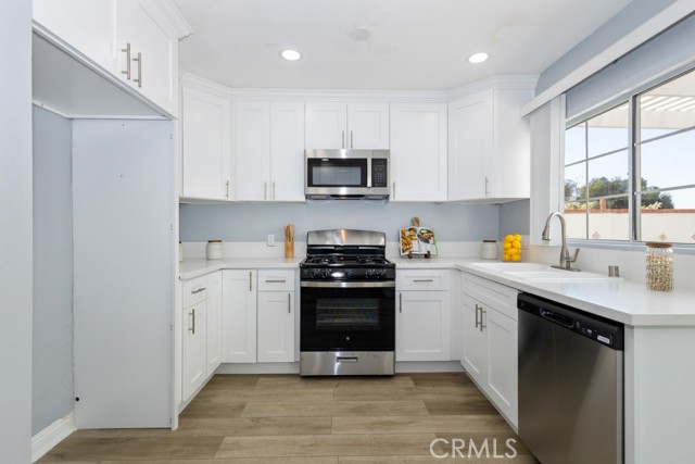 Detail Gallery Image 6 of 32 For 23441 via Ronda, Mission Viejo,  CA 92691 - 4 Beds | 2 Baths