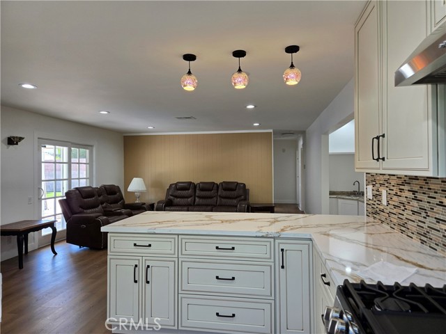 Detail Gallery Image 4 of 29 For 24224 Welby Way, West Hills,  CA 91307 - 3 Beds | 2 Baths