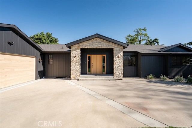 Detail Gallery Image 3 of 46 For 8960 Oak Park, –,  CA 91325 - 4 Beds | 3/1 Baths