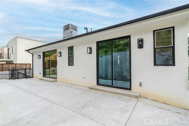 7416 Valaho Lane, Tujunga CA: https://media.crmls.org/medias/0c9c6752-c674-40ef-9f00-ecebc613b5b1.jpg
