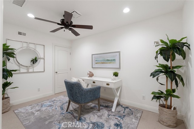 2000 Walnut Avenue, Manhattan Beach CA: https://media.crmls.org/medias/0c9cec7f-5c97-4bf1-89e7-6dd92c26c3e8.jpg