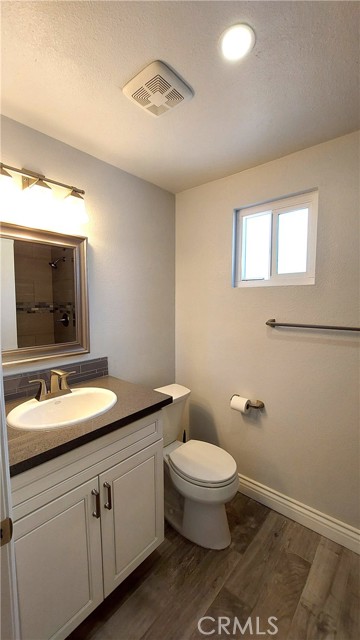 Detail Gallery Image 16 of 22 For 8649 Cantaloupe Ave, Panorama City,  CA 91402 - 3 Beds | 3 Baths