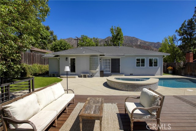 3330 Henrietta Avenue, La Crescenta CA: https://media.crmls.org/medias/0c9dcd81-0e96-48ca-ae28-d3a84e9cd9a2.jpg