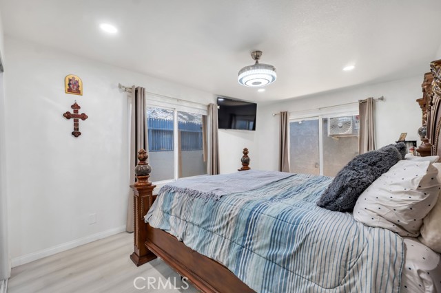 Detail Gallery Image 13 of 61 For 7701 Baird Ave, Reseda,  CA 91335 - – Beds | – Baths