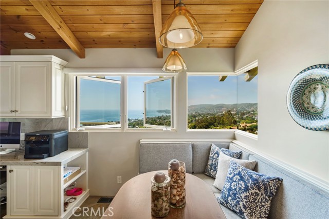 Detail Gallery Image 15 of 56 For 2108 Crestview Dr, Laguna Beach,  CA 92651 - 3 Beds | 2 Baths