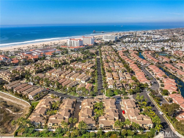 7988 Aldea Circle, Huntington Beach CA: https://media.crmls.org/medias/0c9e1276-2b32-4616-9d9e-09ac3dea5046.jpg