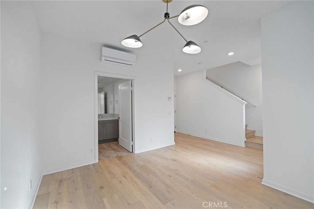 MLS #OC25238105 image #10