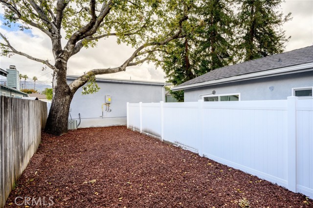 10333 Scoville Avenue photo 25
