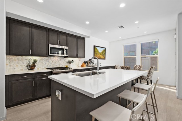 Detail Gallery Image 9 of 33 For 29 Prominence, Lake Forest,  CA 92630 - 3 Beds | 2/1 Baths