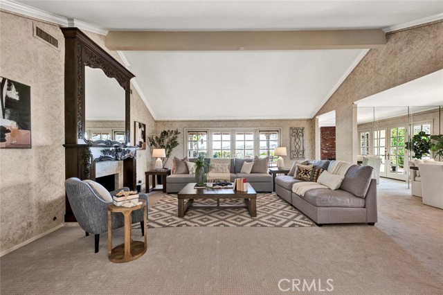 Detail Gallery Image 6 of 33 For 6823 E La Cumbre Dr, Orange,  CA 92869 - 3 Beds | 2 Baths