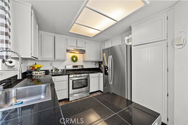 26905 Flo Lane, Canyon Country CA: https://media.crmls.org/medias/0ca1438e-ad09-4a58-b592-0ec3fabaf5ac.jpg