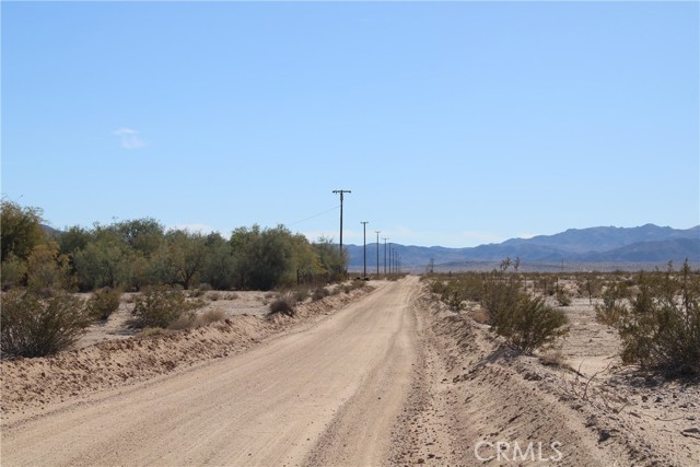 Detail Gallery Image 7 of 14 For 4400 Danby Rd, Twentynine Palms,  CA 92277 - – Beds | – Baths