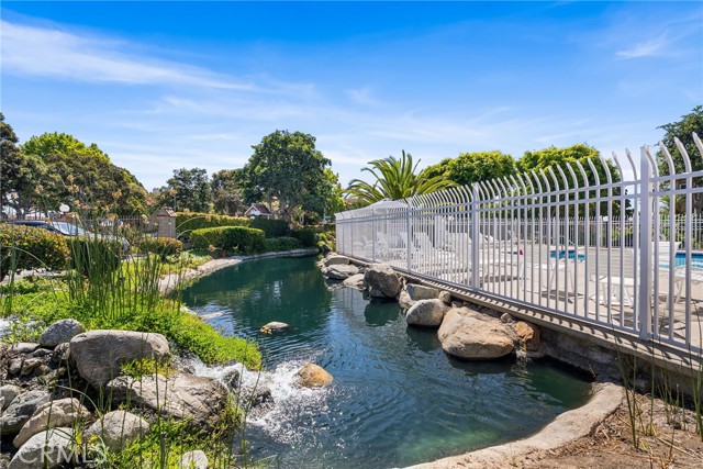 Detail Gallery Image 22 of 26 For 16512 Blackbeard Ln #200,  Huntington Beach,  CA 92649 - 3 Beds | 2 Baths