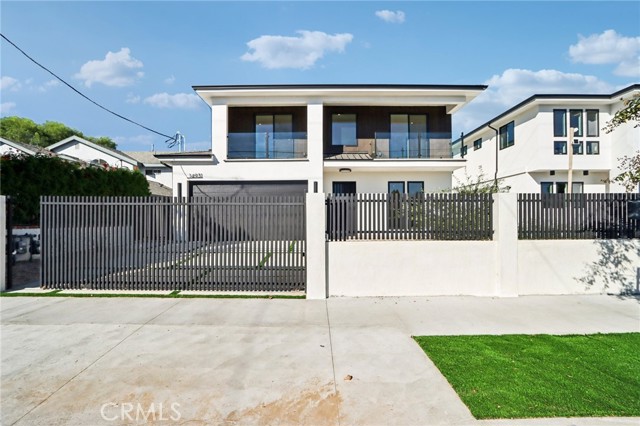 Detail Gallery Image 5 of 51 For 14931 Vose St, Van Nuys,  CA 91405 - 7 Beds | 6/1 Baths