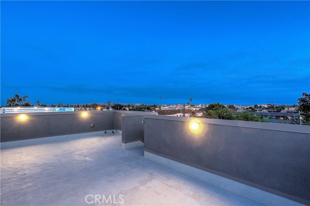 Detail Gallery Image 34 of 38 For 2068 Maple Ave #C,  Costa Mesa,  CA 92627 - 2 Beds | 2/1 Baths