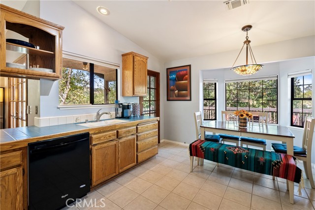 9575 Laurel Road, Atascadero CA: https://media.crmls.org/medias/0ca57c7d-6eef-4334-b655-270d41bbce4f.jpg