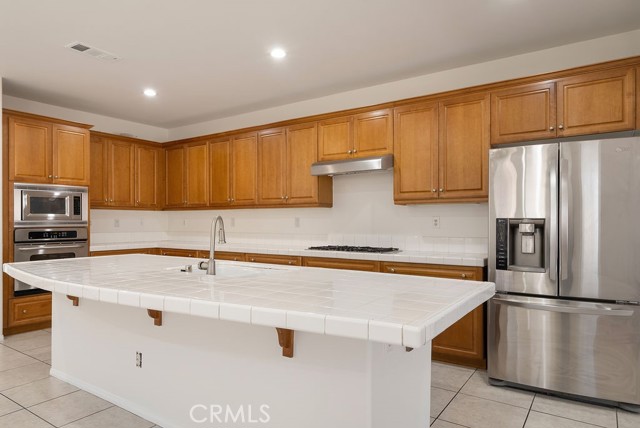 Detail Gallery Image 7 of 73 For 182 Monument, Perris,  CA 92570 - 5 Beds | 4/1 Baths