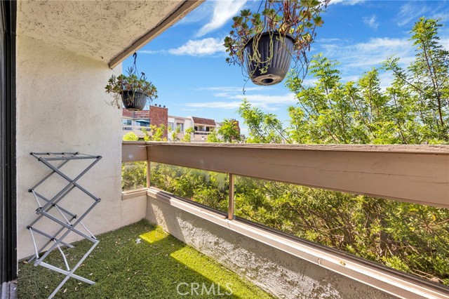 5533 Edward E Horton Lane, Encino CA: https://media.crmls.org/medias/0ca62fa6-bea9-47b5-ac83-1d5109b6686a.jpg