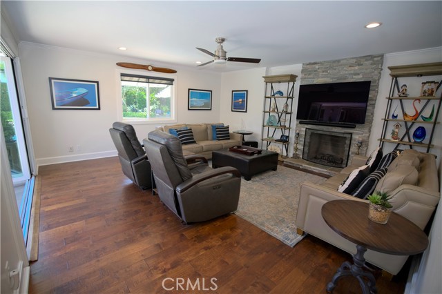 Detail Gallery Image 13 of 69 For 1736 Bayport Way, Newport Beach,  CA 92660 - 4 Beds | 3/1 Baths