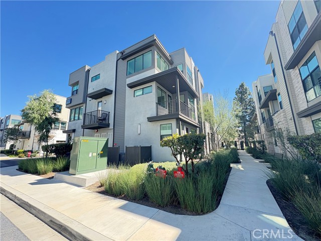 Front Image Thumbnail for CRTR26044976