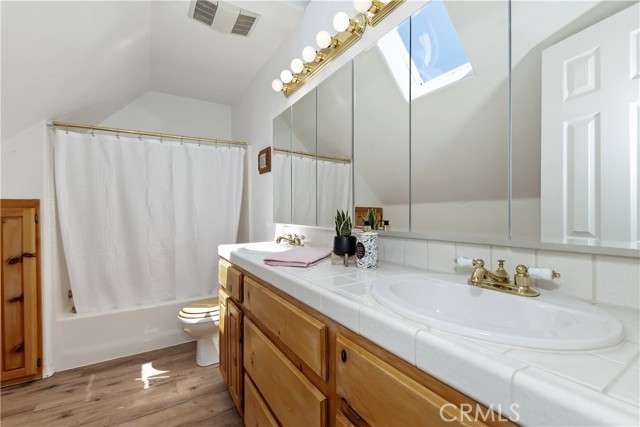 747 Boulder Bay, Big Bear Lake CA: https://media.crmls.org/medias/0ca82679-effc-4590-8b28-b32738fa89e5.jpg