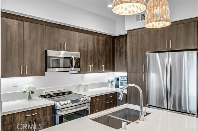 5092 Long Beach photo 7