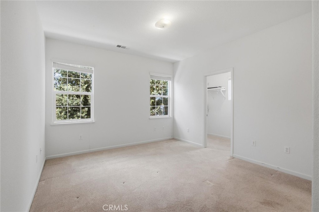 https://media.crmls.org/medias/0ca8ab76-35d3-4fd5-8070-ed5c174ddc0a.jpg?preset=X-Large