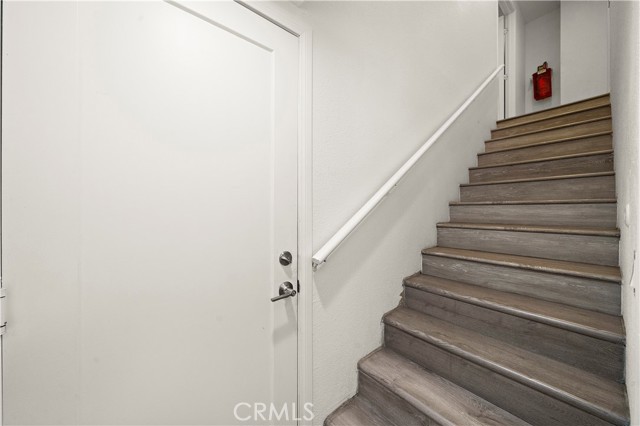 Detail Gallery Image 9 of 37 For 590 Traverse Dr, Costa Mesa,  CA 92626 - 4 Beds | 3 Baths