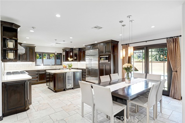 Detail Gallery Image 5 of 15 For 4529 Don Pio, Woodland Hills,  CA 91364 - 4 Beds | 2/1 Baths