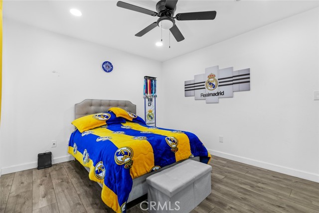 8801 Cedros Avenue, Panorama City CA: https://media.crmls.org/medias/0ca9f732-bb9f-406d-b727-9c20b1661972.jpg