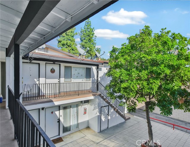 1425 W Stoneridge Court, Ontario CA: https://media.crmls.org/medias/0caab9c7-cfef-470d-af38-51273ea10f8f.jpg