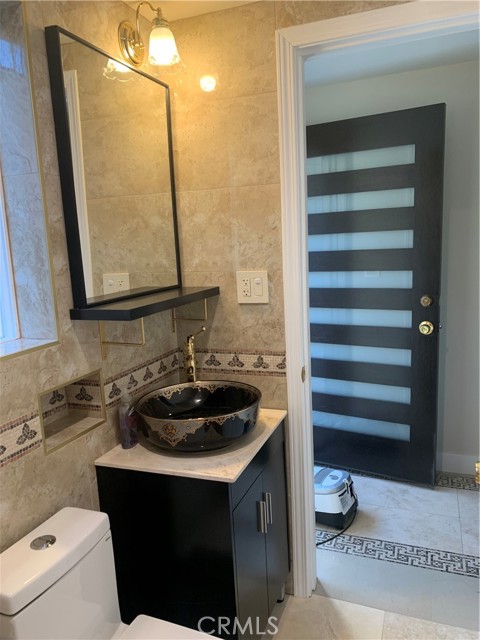 Detail Gallery Image 39 of 41 For 22972 Avenue San Luis, Woodland Hills,  CA 91364 - 1 Beds | – Baths