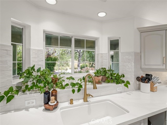 41797 River Knolls Way, Coarsegold CA: https://media.crmls.org/medias/0cabf20e-dbc9-4cba-af90-fad9c2593a85.jpg