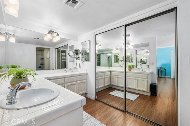 Detail Gallery Image 16 of 38 For 1425 E 2nd St #301,  Long Beach,  CA 90802 - 3 Beds | 2 Baths