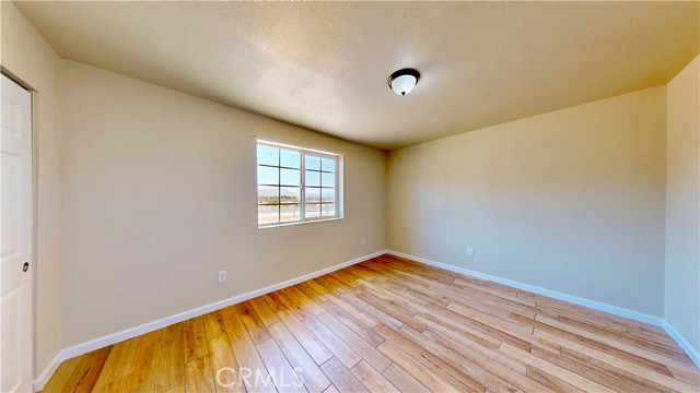 24254 Yucca Loma Road, Apple Valley CA: https://media.crmls.org/medias/0cacb474-f62d-4ca8-9116-6619d9de9bd5.jpg