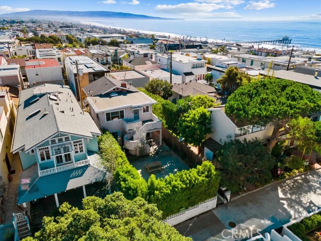 Detail Gallery Image 32 of 66 For 400 17th St, Manhattan Beach,  CA 90266 - 4 Beds | 2 Baths