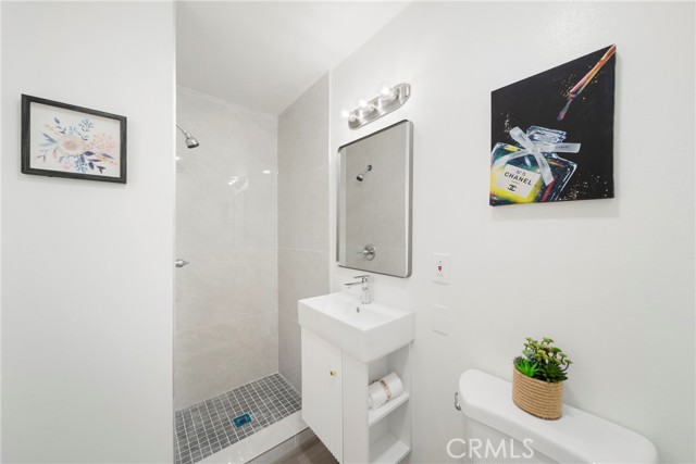 928 S Laurel St., Santa Ana CA: https://media.crmls.org/medias/0cacbec5-3359-48f4-898c-e6c81c713f1d.jpg