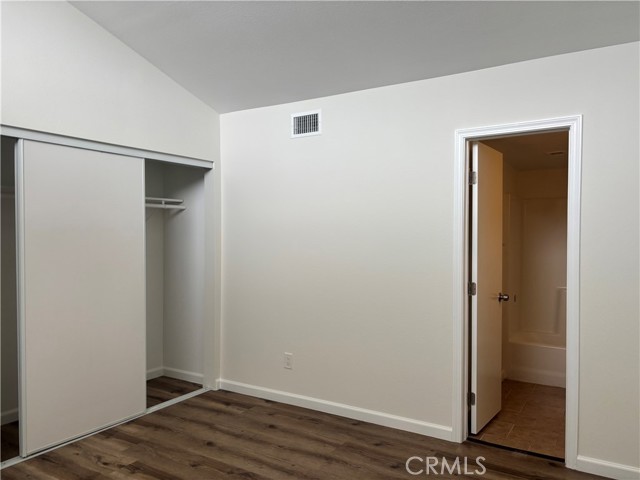 Detail Gallery Image 3 of 10 For 2501 Florida St #2,  Huntington Beach,  CA 92648 - 2 Beds | 2/1 Baths