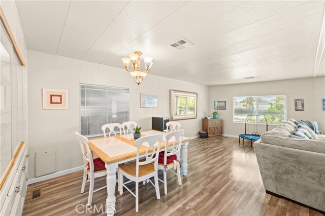 Detail Gallery Image 17 of 60 For 2964 Silver Oak Way, Hemet,  CA 92545 - 3 Beds | 2 Baths