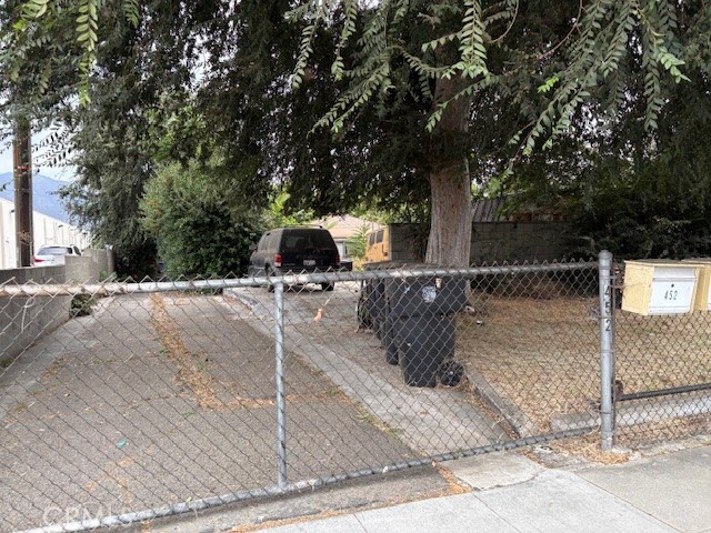 Detail Gallery Image 4 of 6 For 452 N Lomita, Burbank,  CA 91506 - 3 Beds | 2 Baths